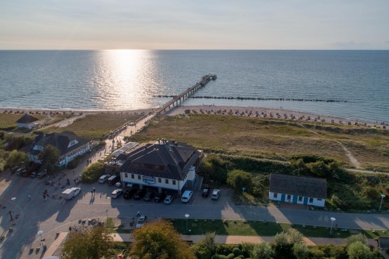 Moby Dick Hotel & Ferienwohnungen Wustrow  Exterior foto