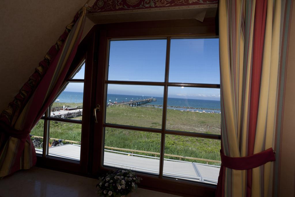 Moby Dick Hotel & Ferienwohnungen Wustrow  Exterior foto